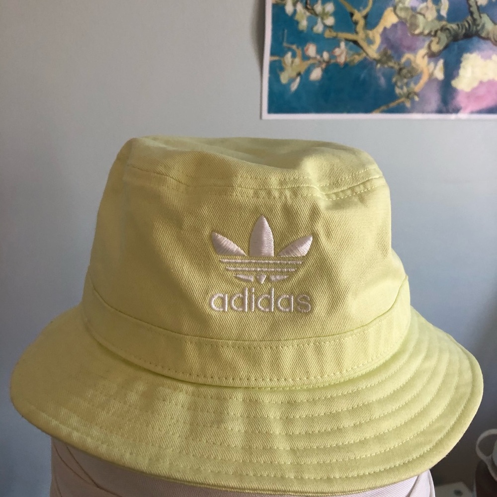 Adidas bucket hat